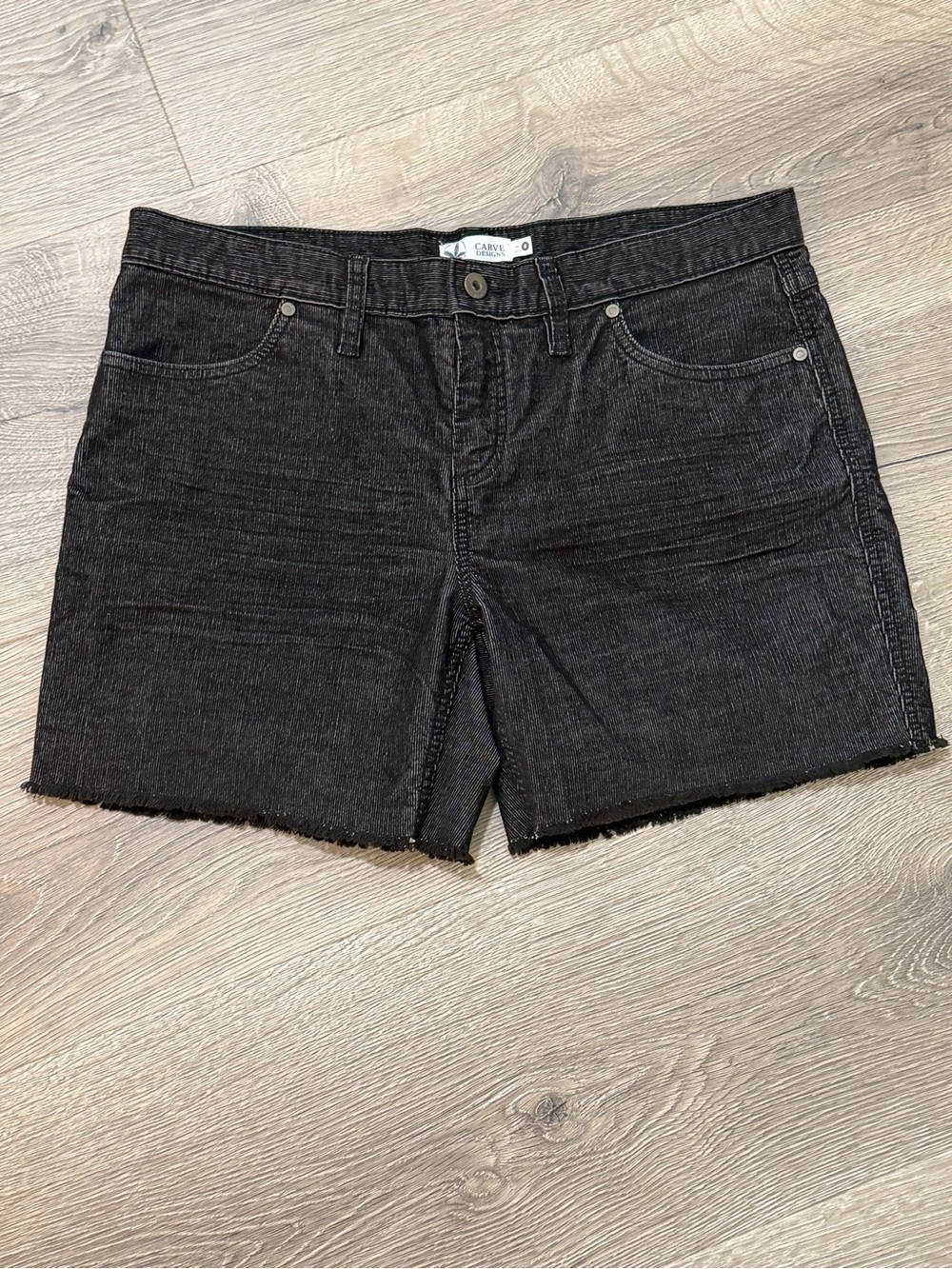 Carve Designs Oahu Corduroy Shorts Women’s 8 Black Raw Hem Stretch 4”